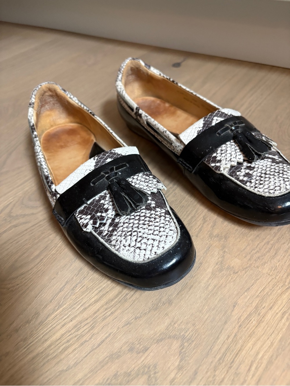 Peter Millar Black & White Snake-Print Tassel Golf Loafers - Women's